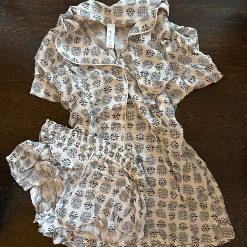 Splendid Cream and Black Pineapple Print Short Pajama Set